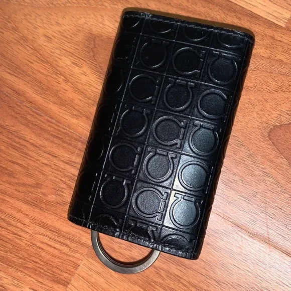 NWOT Salvatore Ferragamo Leather Key Holder
